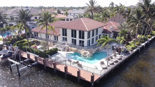 Resort style waterfront home on the intracoastal waterway! - 4-Sterne