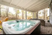 Chalet w/Cedar SAUNA, HOT TUB, Outdoor TV and POOL nearby!! - 2-Star