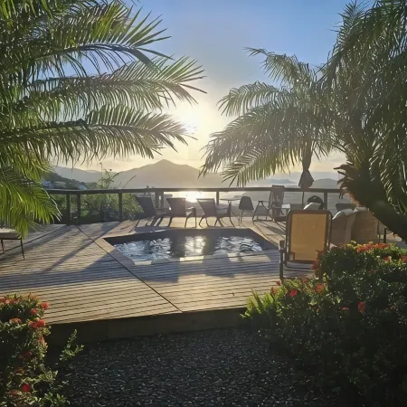 Spacious house with an amazing view of the ocean on a private deck.