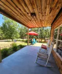 Unique Farmhouse Modern Country Cabin - Hytter
