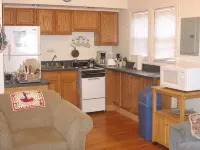 Charming Lakefront Cottage On Masten lake ママカティングのホテル
