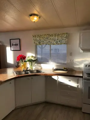 The Green River House - Family