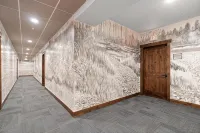 Beautiful New Downtown Columbia Falls Condo near Glacier National Park!