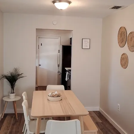 Welcome to Casa de Cruz where everything is a short drive away! Perfect for you!