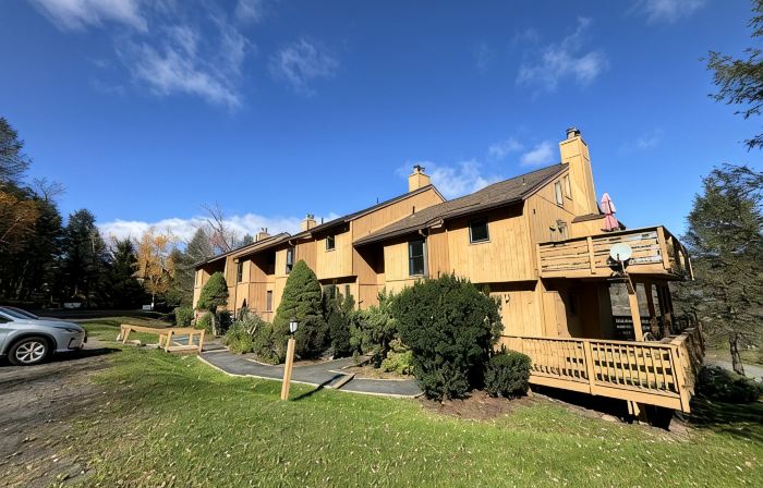 Cozy Ski On/Off Condo Located at Hunter Mountain