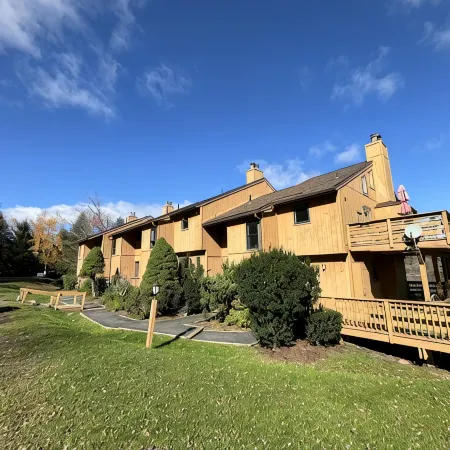 Cozy Ski On/Off Condo Located at Hunter Mountain