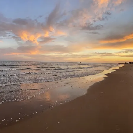 Beach Duplex both units • 3 min walk to the beach