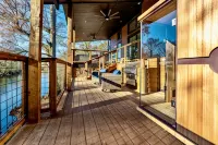 All is Found Riverfront Cabin with Sauna - Gym