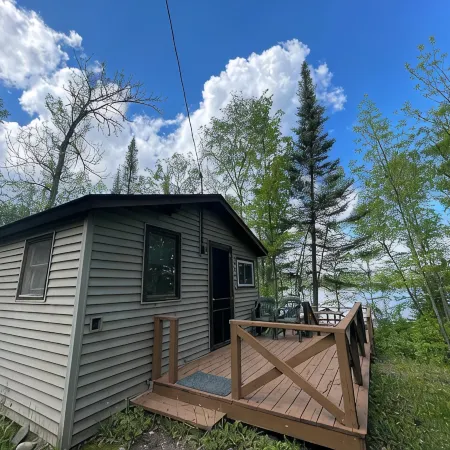Cabin 7 "Bayside" 2 Br, 4 pp, Lakefront with Dock, Access to Boats!