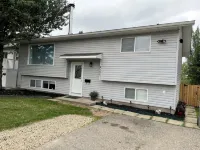 Upper level home in Grande Prairie - 3-Star