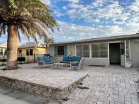 Charming 3-bedroom house with AC WiFi in Hudson on canal and Gulf of Mexico view