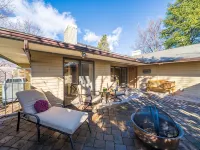 Wapato Point Halmalka Condo 502-B 2 Bed 2 Bath Sleeps 5-6, Close to Outdoor Pool Hotels in Manson