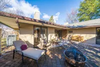 Wapato Point Halmalka Condo 502-B 2 Bed 2 Bath Sleeps 5-6, Close to Outdoor Pool