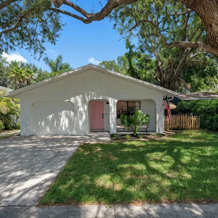 New - Beach House Minutes to Anna Maria Island