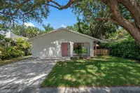 New - Beach House Minutes to Anna Maria Island
