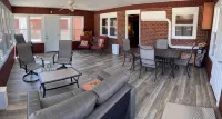 Spacious, Remodeled, in a Quiet Family Oriented Neighborhood - Wifi