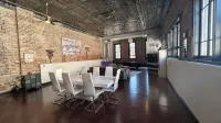 Modern 3000sf 4-Bedroom Loft in Historic Downtown Fort Scott - Wifi
