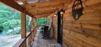 Secluded East TN Log Cabin - Hytter