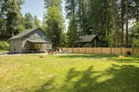 Summer Is Here! Mt Rainier - Sleeps 8 - Hot Tub - 4-Star