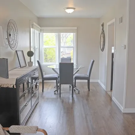 Cozy 2-bedroom apartment in Central Bismarck