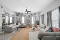 Heated Poolside Oasis, near Pleasure Pier - Golf cart included! - مسبح خاص