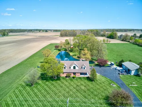 Peaceful 2Br Farm Stay - 10 Min to Grand Park - Homestays