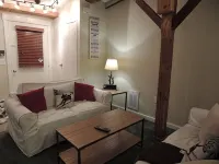 Best Location! Renovated center village Okemo 2 BR - free shuttle outside door! - 3-Sterne