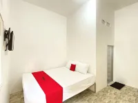 RedDoorz near Terminal Baru Pasuruan Hotels in Pasuruan