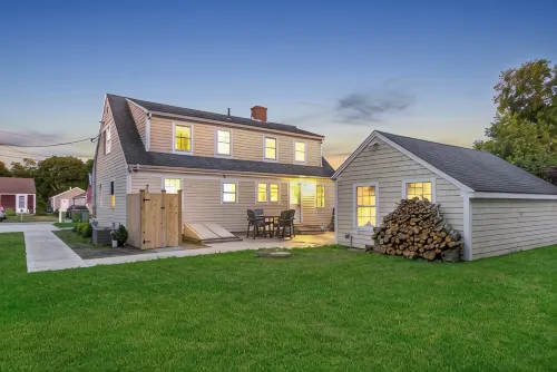 Brand New 5BR - Pool, Hot Tub, A/C – Walk to Beach, Main St Ferry - Sleeps 12