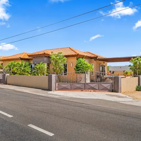 Beautiful Villa with New Private Pool