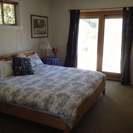 Waterfront Beachhouse: Best Harbor Location and View