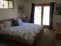 Waterfront Beachhouse: Best Harbor Location and View