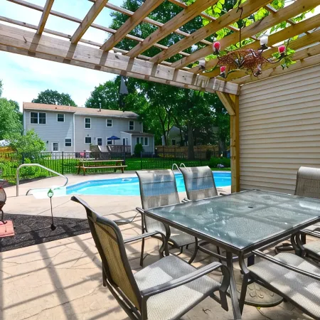 IN-GROUND POOL, Close to Beach/Vineyards, Wickford, Newport & Narragansett