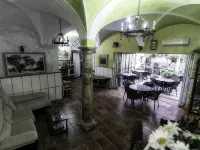 Hotel Las Palmeras by Vivere Stays - breakfast