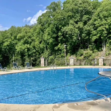 Serene Nantahala Village Cabin w/ Pool near Nantahala Outdoor Center!