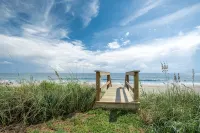 Oceanfront 4-bed Villa with private pool. Weekly discount for spring and summer.