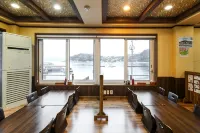 Namhae Alpenok Beach Pension - 4-Star