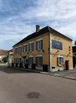 Logis Hôtel & Restaurant le Soleil d'or Hotels in Yonne