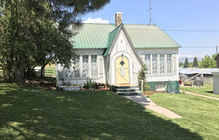 Escape to this newly renovated country cottage