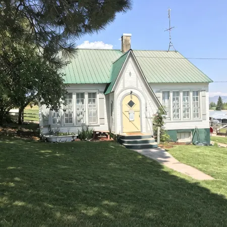 Escape to this newly renovated country cottage