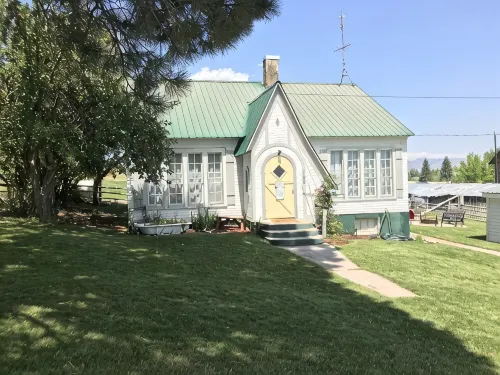Escape to this newly renovated country cottage - 3-Star