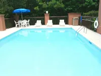 Hampton Inn Cartersville - Swimmingpools