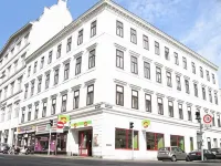Pension Walzerstadt Hotels near نيوباو. .07