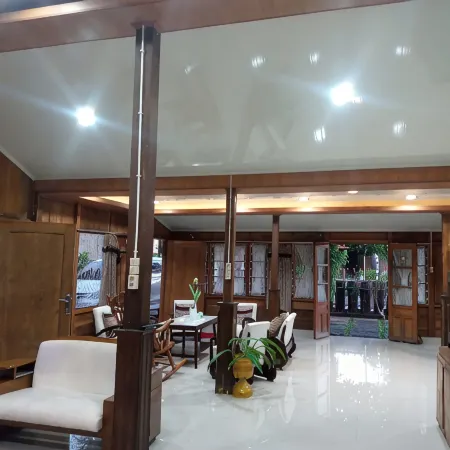Cahaya Losmen Sragen Syariah