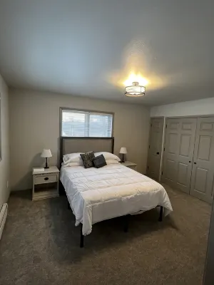 Top Floor Lakefront Condo with Mountain Views!