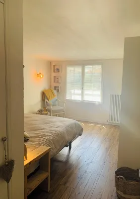 Ground Floor Flat with Garden -  Furnished Holiday Home- All Comforts - Wifi