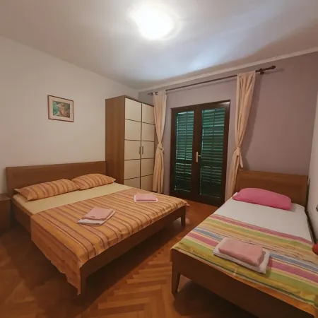 Apartments Karlo