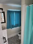 Cozy Two Bedroom North Shore Cottage - 2-Star