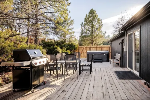 Wilderness Haven with Hot Tub in Franktown - 4성급
