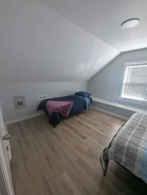 Cozy, pet-friendly, 1-bedroom apartment in Oak Ridge with AC